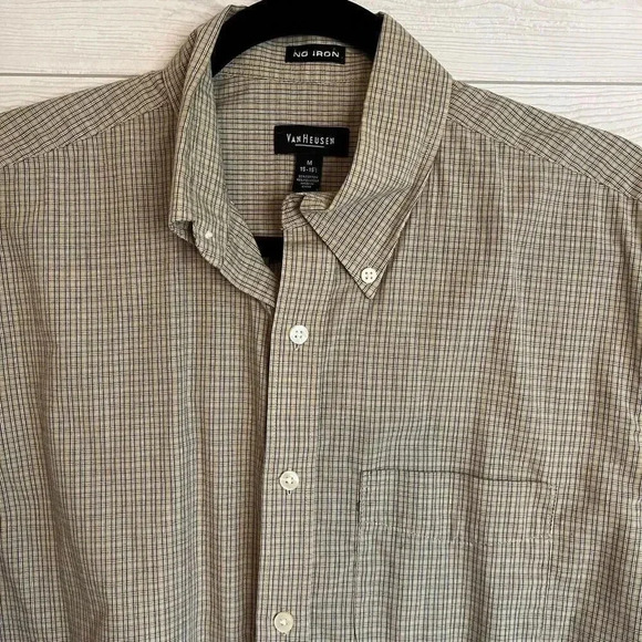 Men’s Van Heusen button front casual shirts size medium - Picture 7 of 9